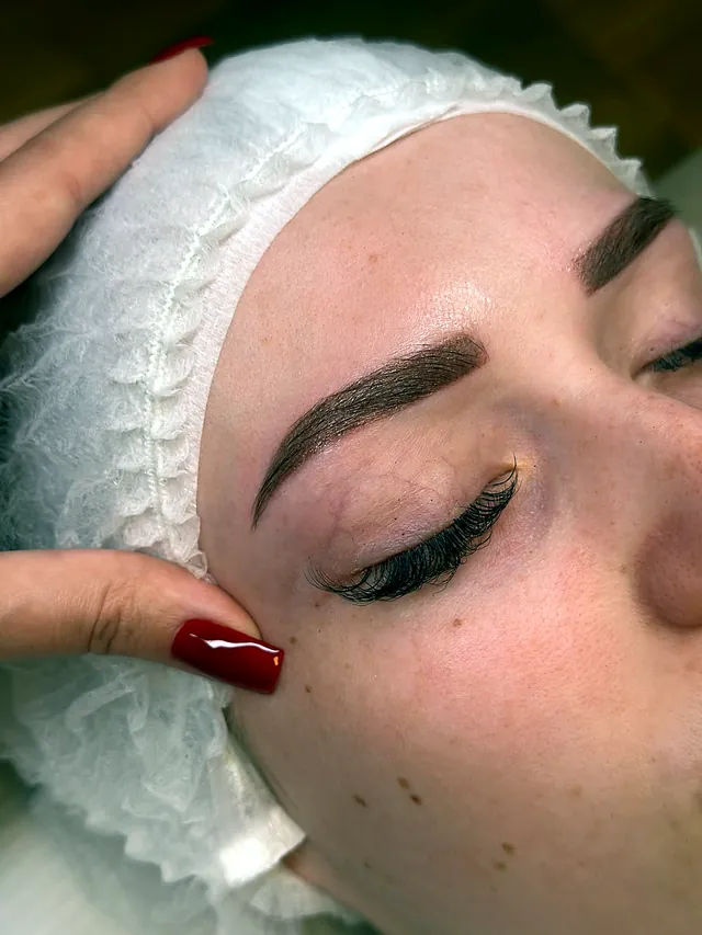 Henna Brows und Lashes